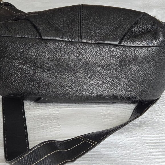 Coach Black Leather Crossbody Bag With Adjustable Strap Front Zip Pocket - Picture 6 of 7